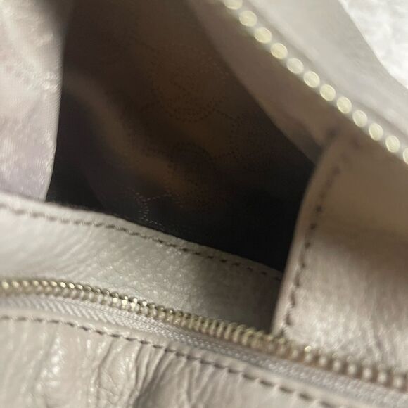 Michael Kors Gray Slouchy Leather Satchel/Shoulder Bag silver tone hardwares. - Picture 13 of 16